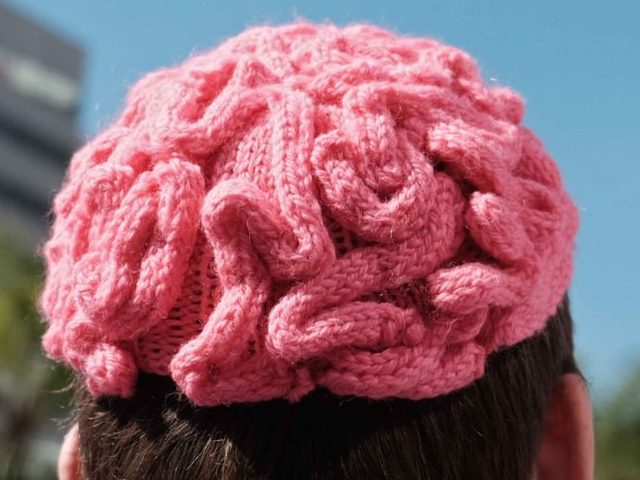 Brain hat