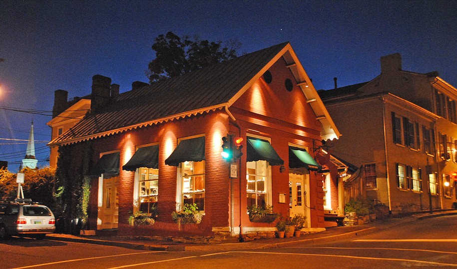 The Red Hen at Night