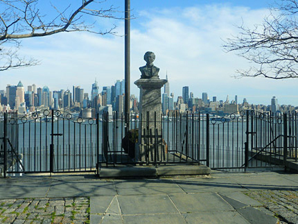 A picture from Weehawken; you can see
the New York Skyline right across the river.