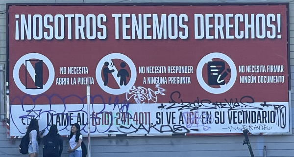 It says 'NOSOTROS TENEMOS DERECHOS!'
in big letters, and has a list of specific advice, all in Spanish