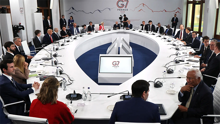 Photo of the G7 meeting