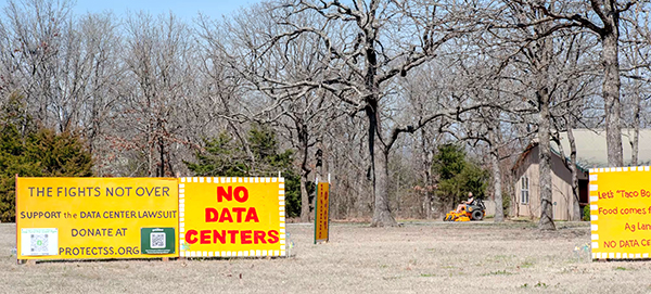 Signs opposing data centers